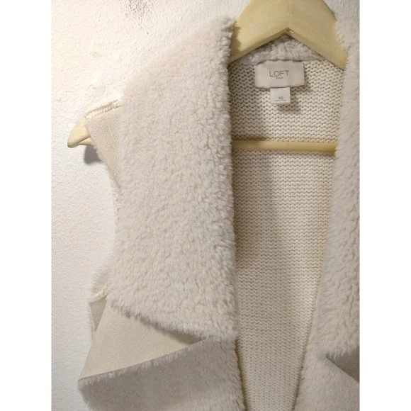 3/$20 LOFT Ivory Cream White Suede Sherpa Open Front Knit Vest Size XS - Picture 2 of 7